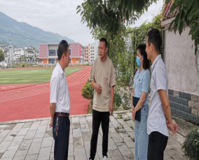 赴思南第八中学交流学1116.png